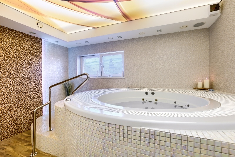 jacuzzi
